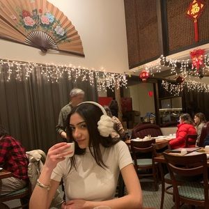 Meet your Posher, Dominique